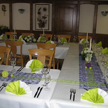 Zuck ホテル Schauren